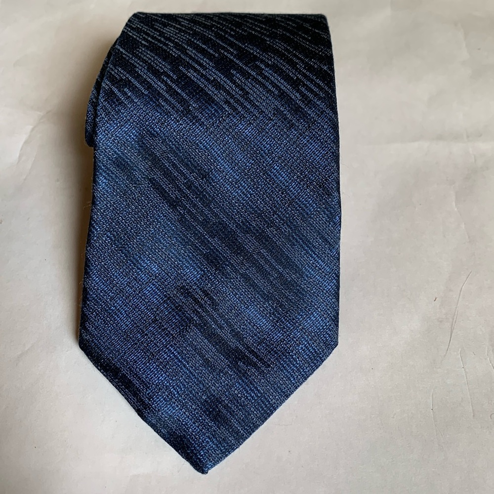 John Varvatos- beautiful blue tie with diagonal dash pattern.